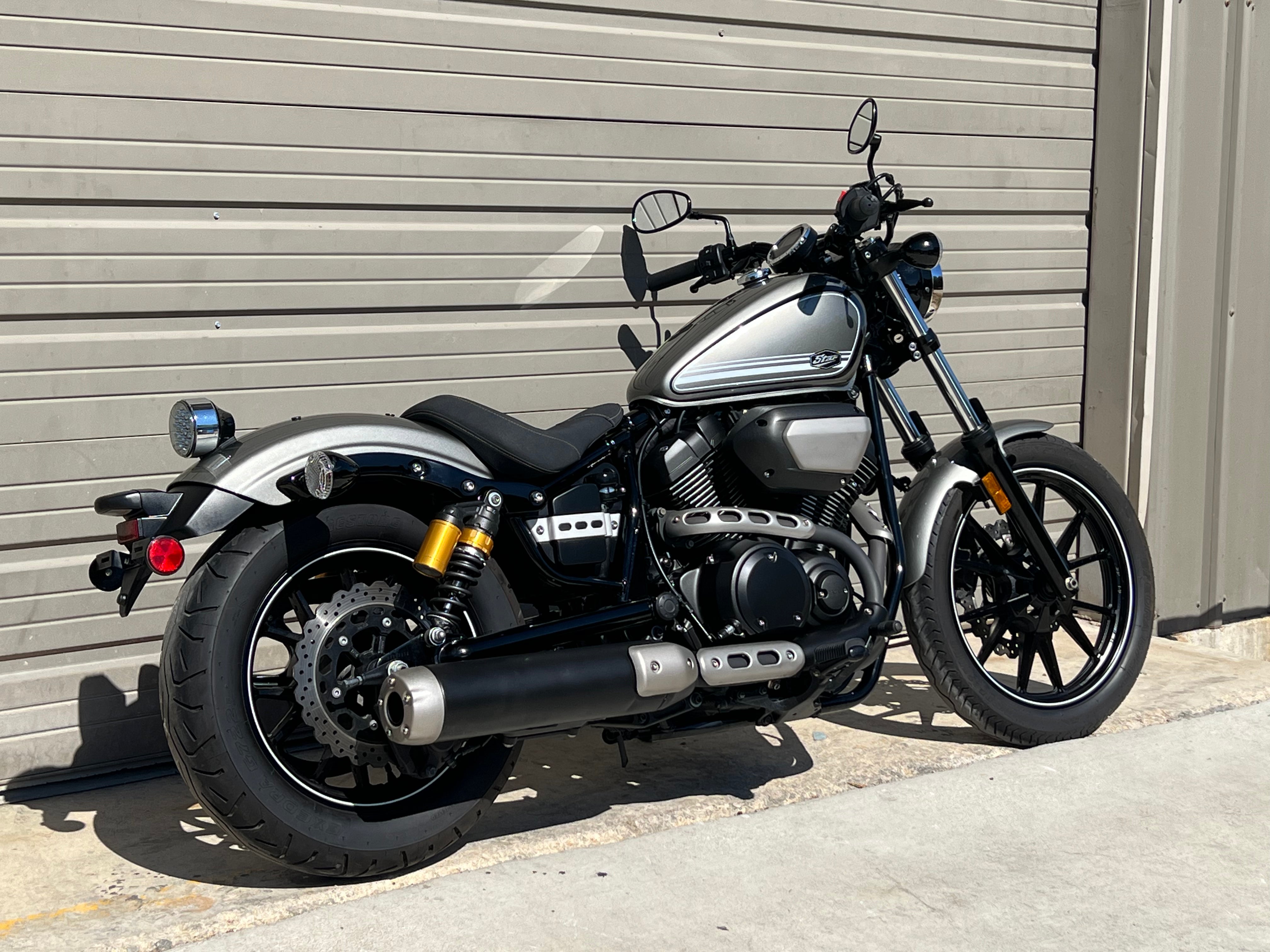 Yamaha bolt blacked hot sale out